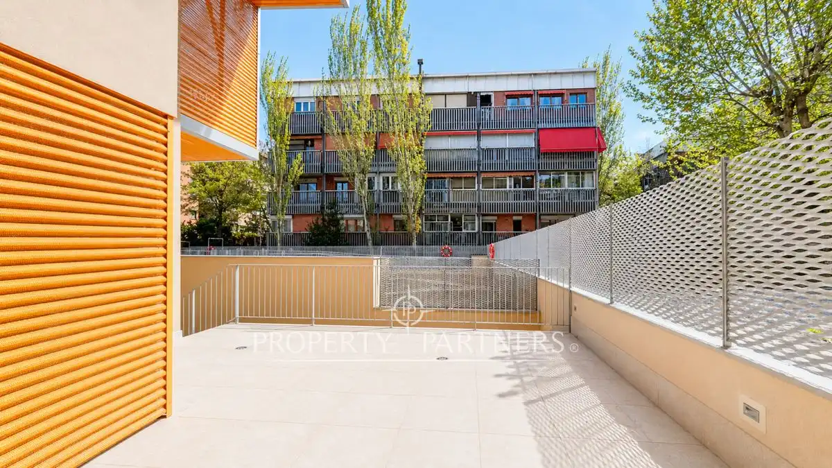 Terraza de Apartamento en venta en Madrid con Aire acondicionado, Calefacción y Jardín privado