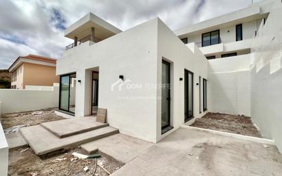 Vista exterior de Casa o xalet en venda en Adeje amb Terrassa