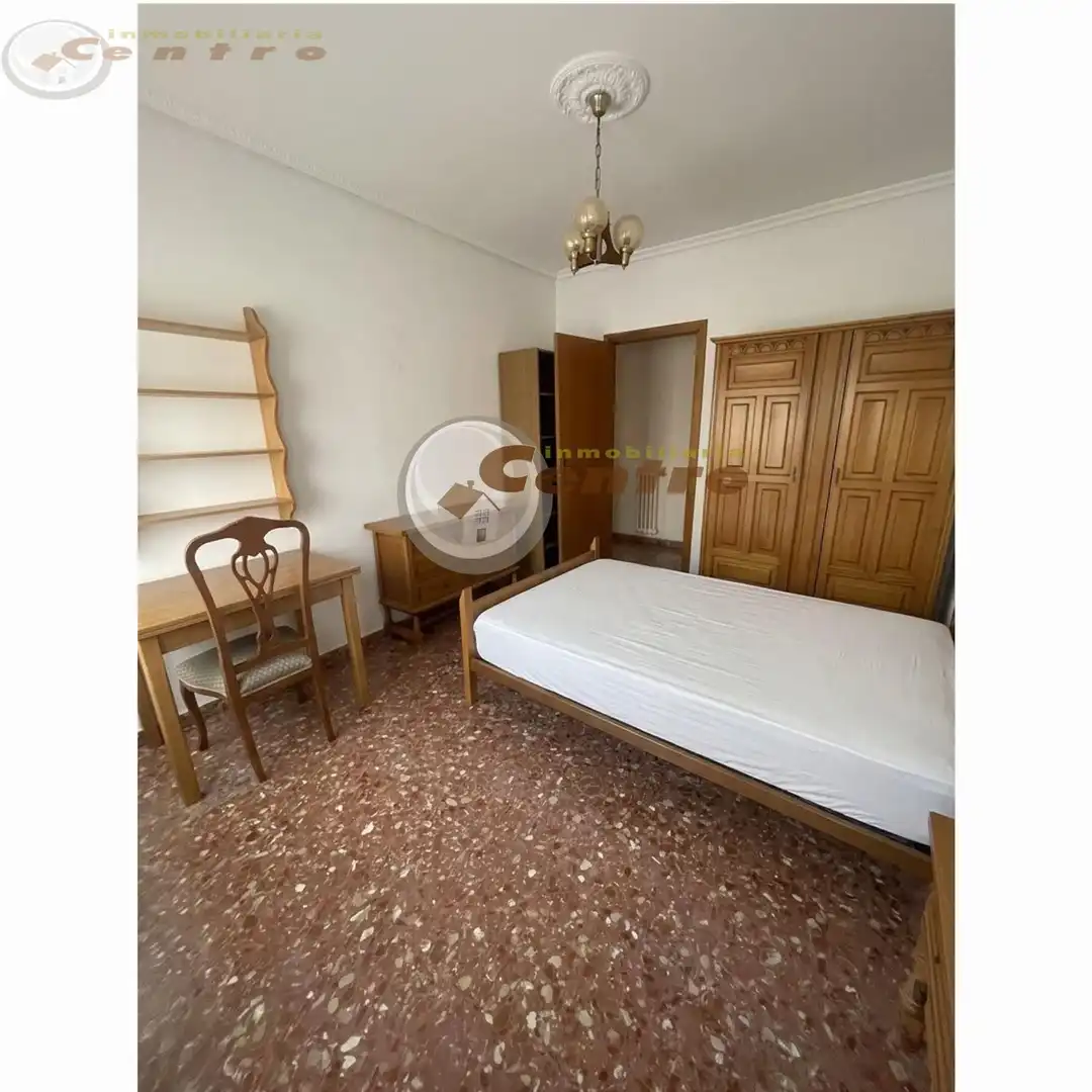 Schlafzimmer von Wohnung zur Miete in Albacete mit Heizung, Parkett und Terrasse