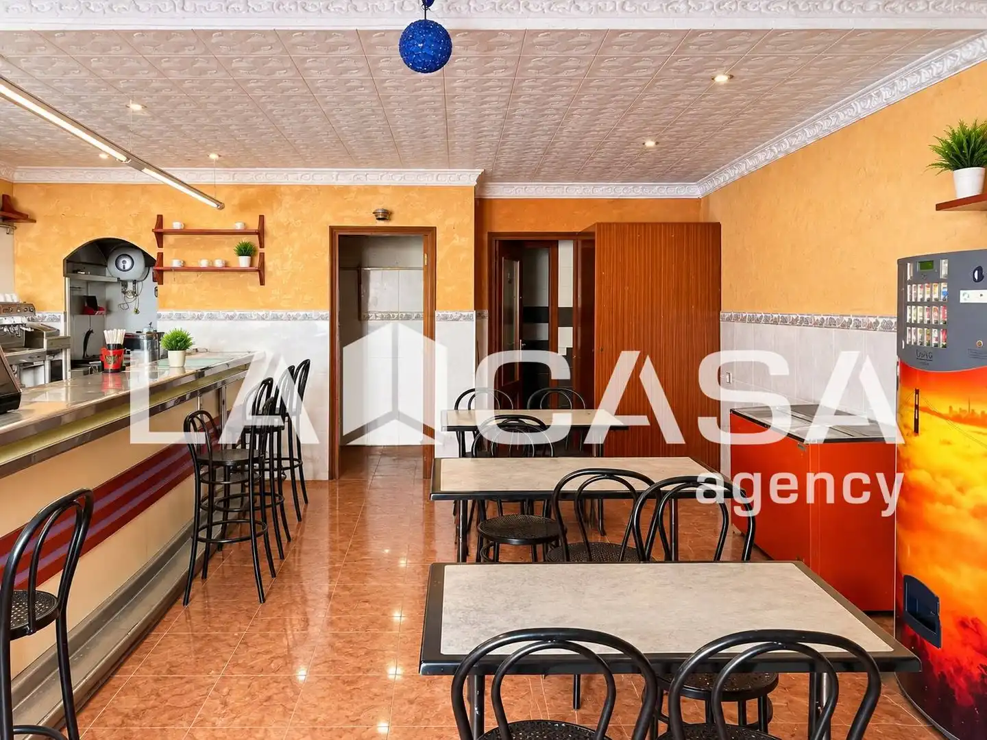 Local comercial en venda a Nou Barris, imagen 6
