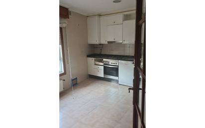 Kitchen of Single-family semi-detached for sale in Ourense Capital   with Heating, Private garden and Parquet flooring