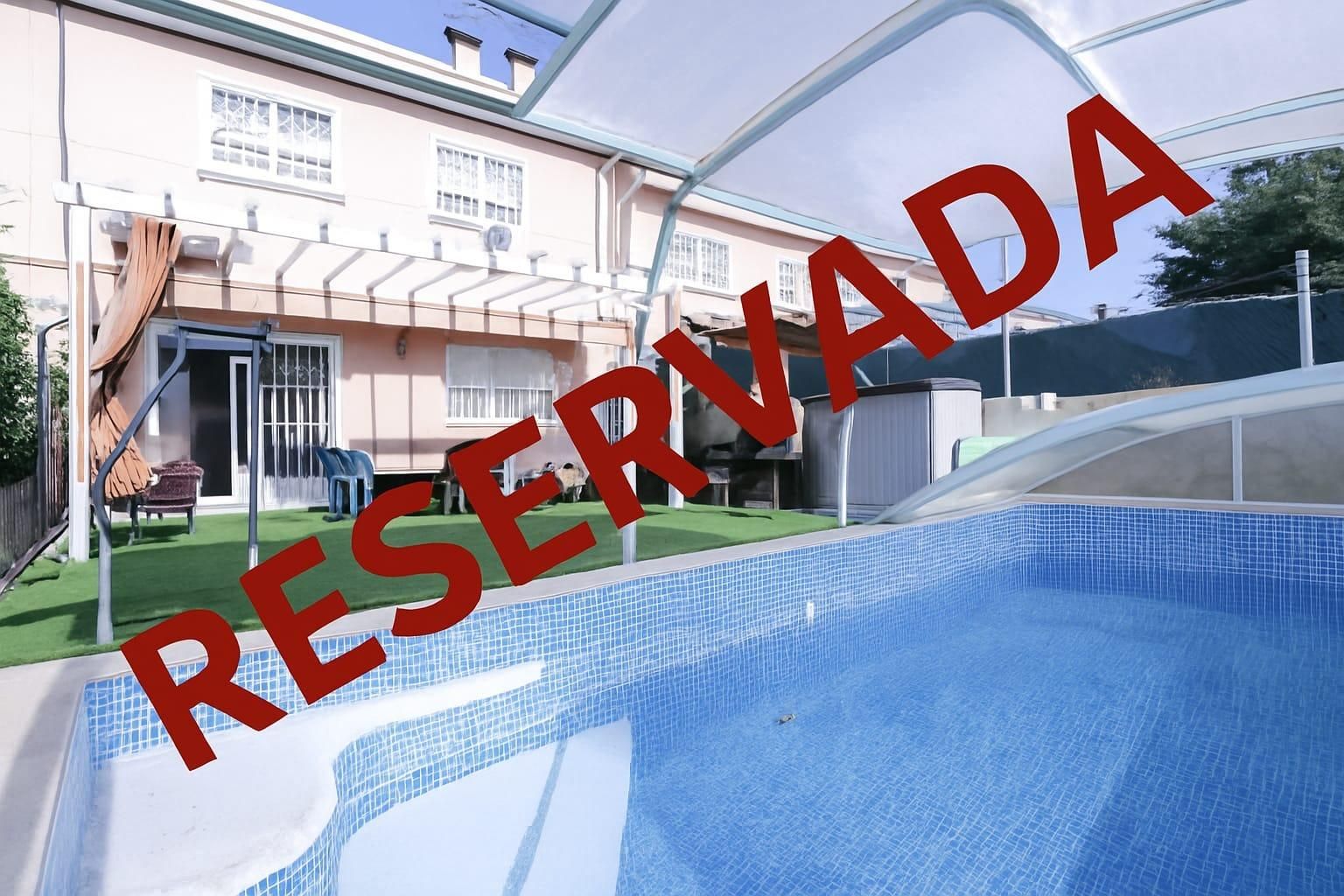 Swimming pool of Single-family semi-detached for sale in Parla  with Air Conditioner, Private garden and Terrace