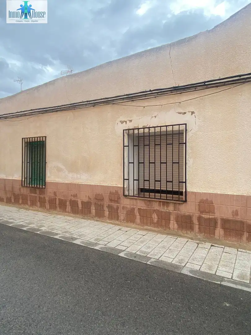 Exterior view of Houses for sale in Albacete