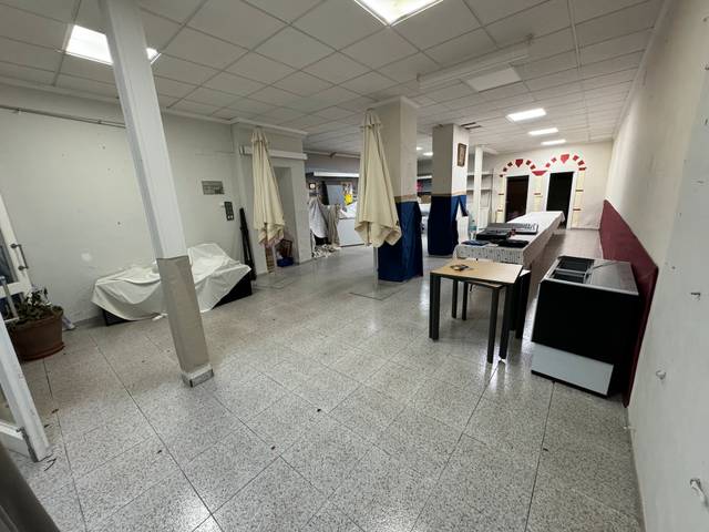 Local comercial en Alquiler en Calle del Marqués de Villores en El Rabal