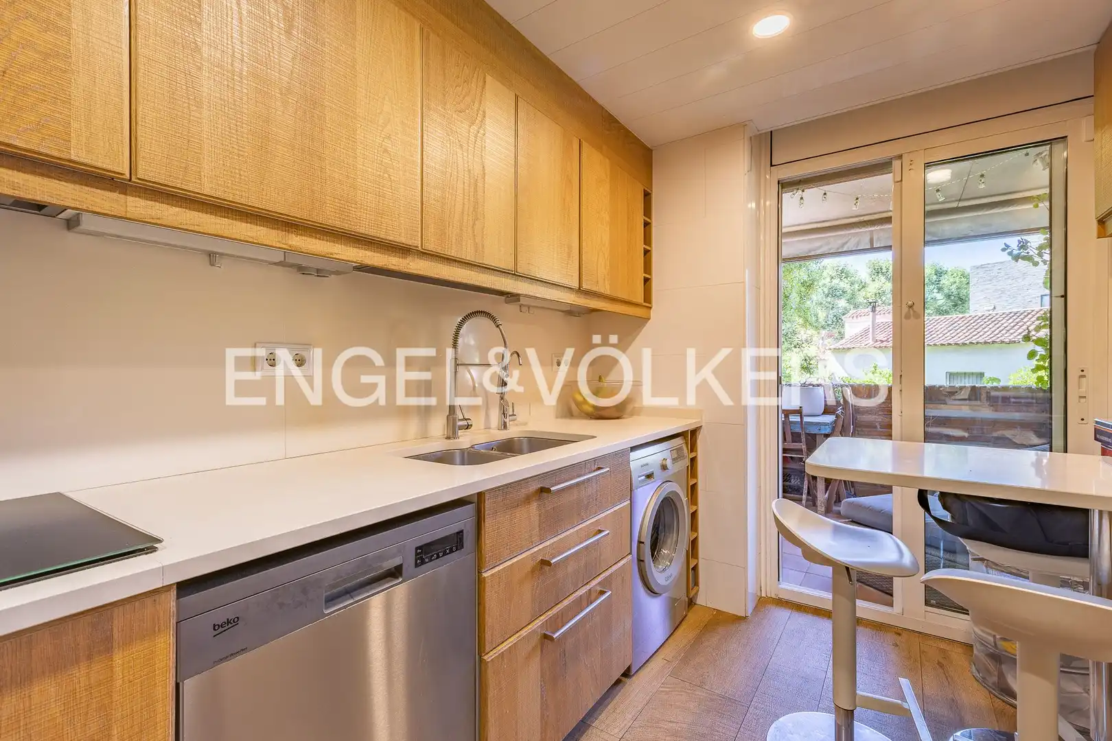 Kitchen of Flat for sale in Sant Cugat del Vallès  with Air Conditioner, Heating and Private garden