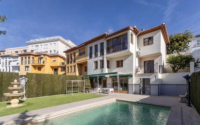 Vista exterior de Casa o xalet en venda en Cenes de la Vega amb Aire condicionat, Calefacció i Jardí privat