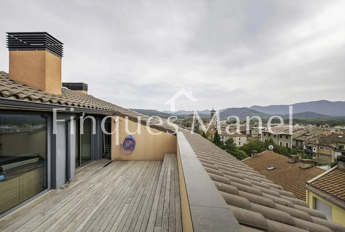 Terrassa de Pis en venda en Olot amb Aire condicionat i Terrassa