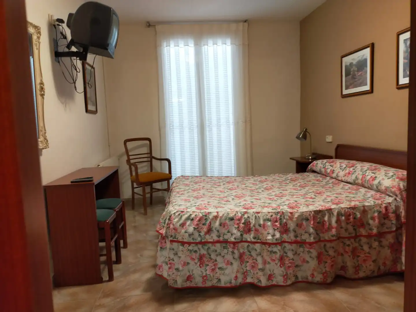 Hotel en venda a Carrer de la Vall de Boí, imagen 3