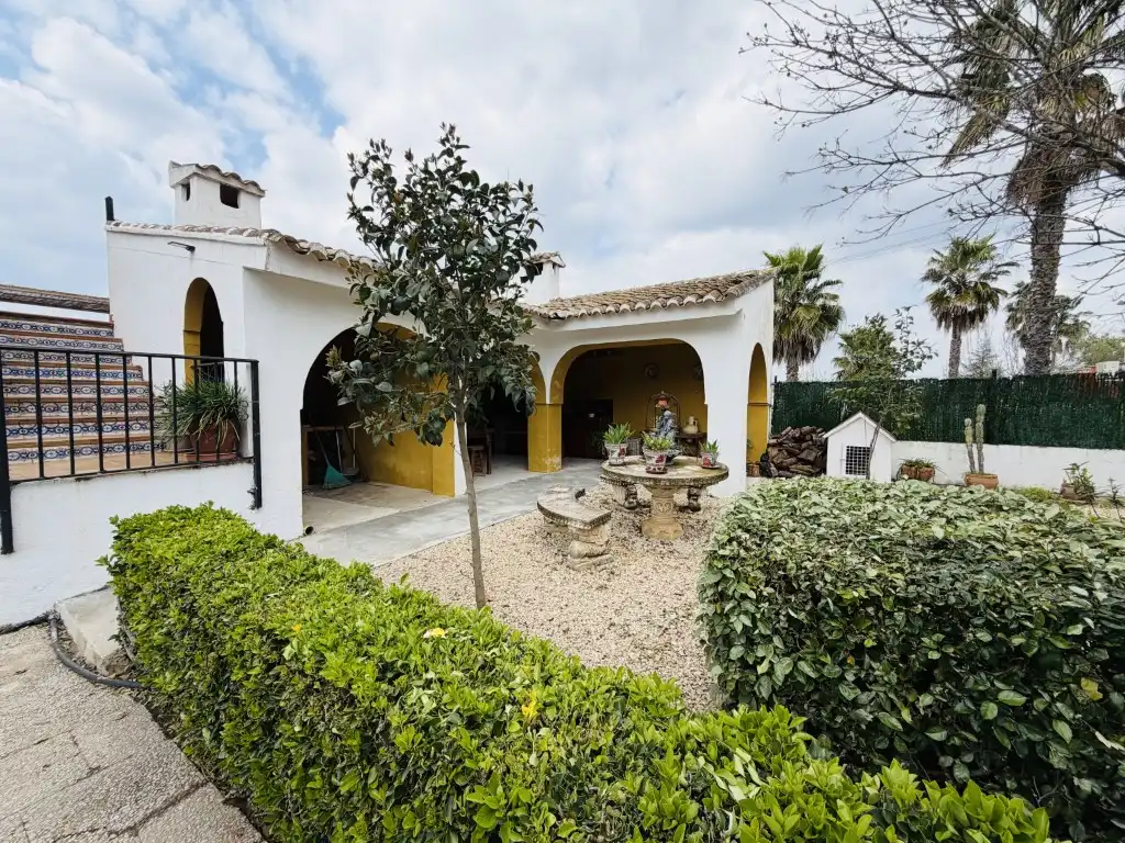 Vista exterior de Casa o chalet en venta en Valencia