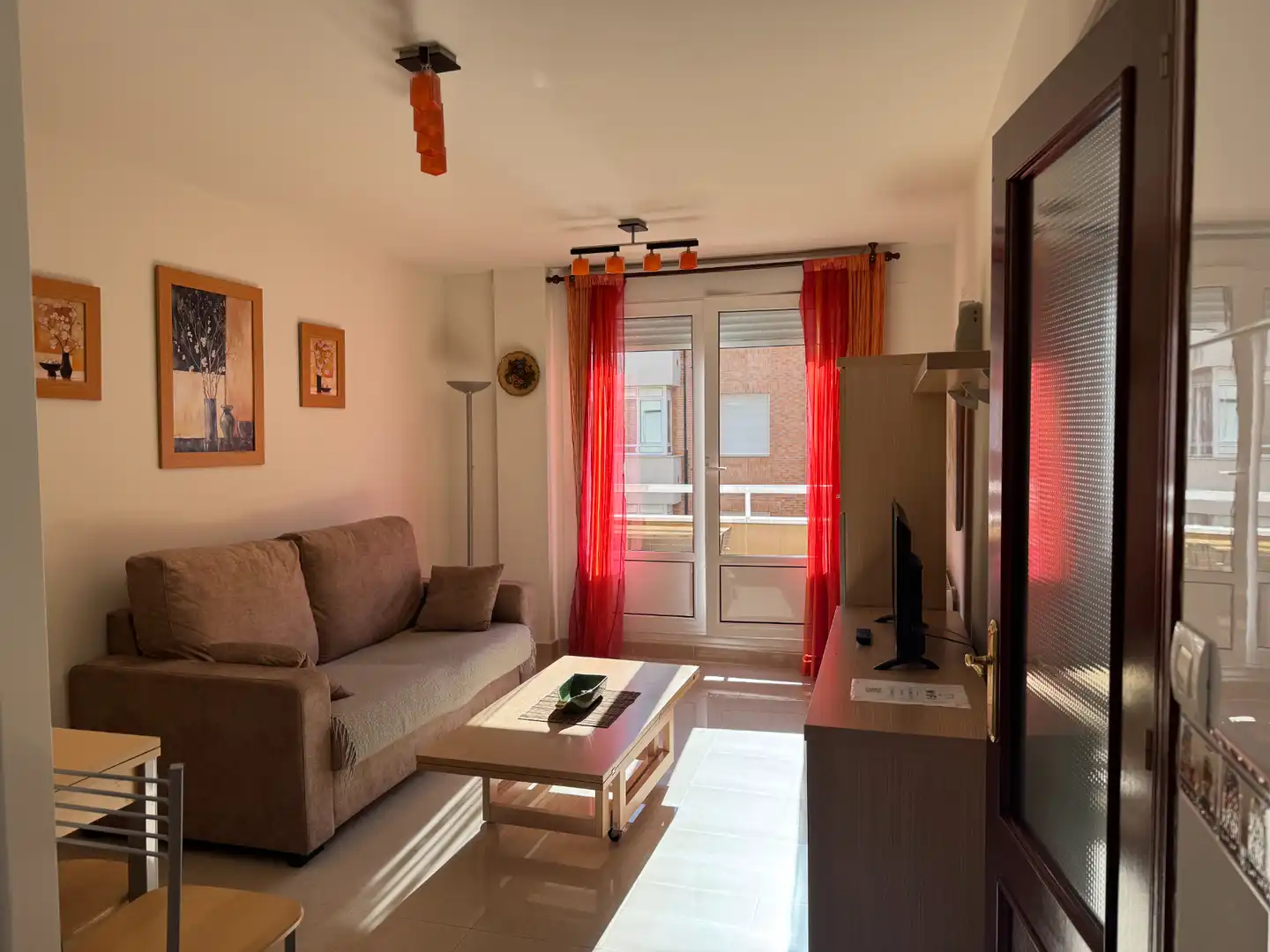 Sala d'estar de Pis en venda en Ribadesella amb Calefacció, Traster i Balcó
