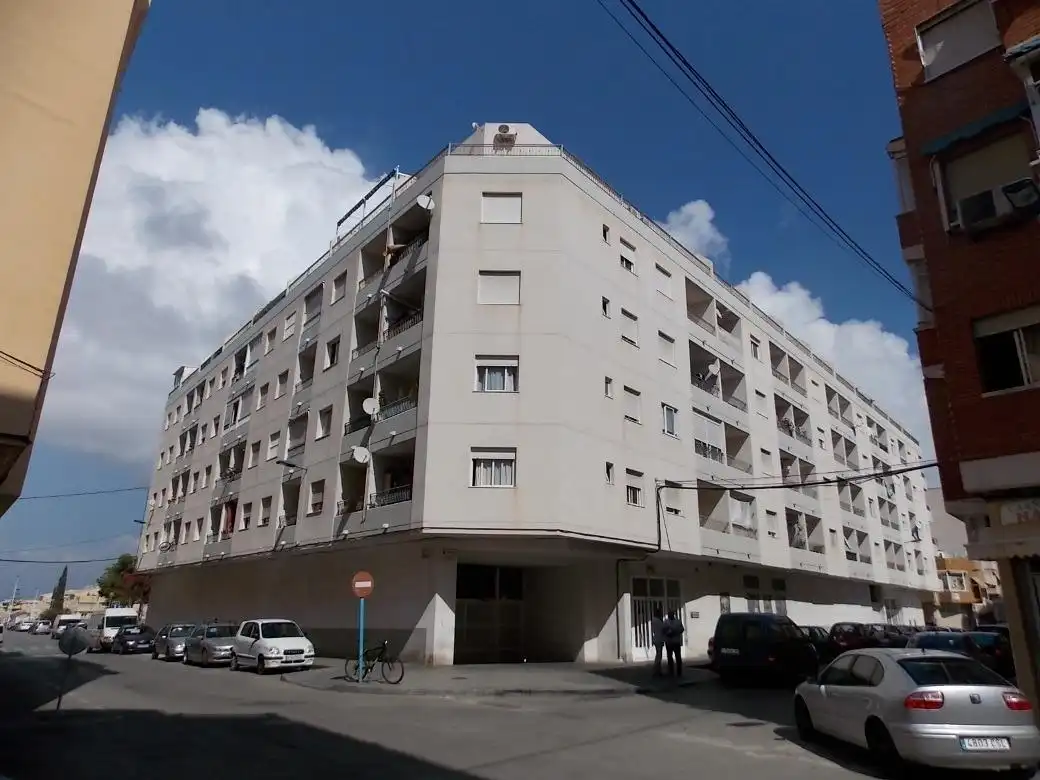 Apartament amb terrassa en venda a Calle Calle San Emigdio