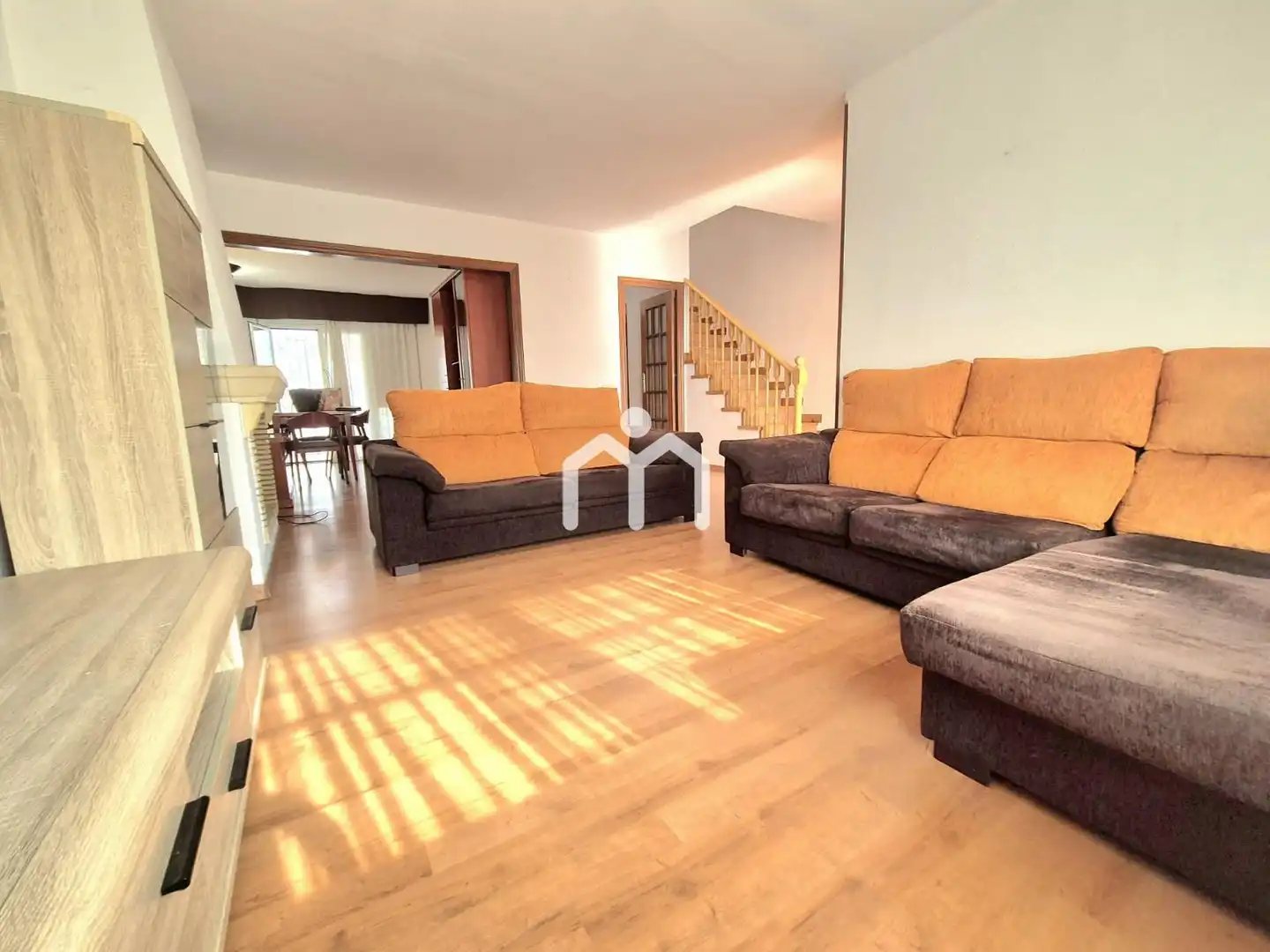 Sala de estar de Casa adosada en venta en Premià de Dalt con Calefacción, Parquet y Terraza