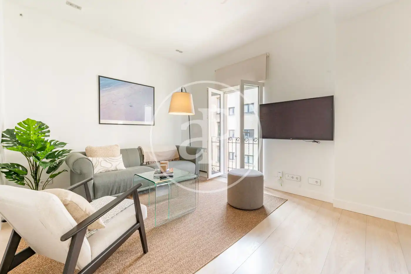 Flat with terrace for sale in Calle de Alcántara, imagen 2