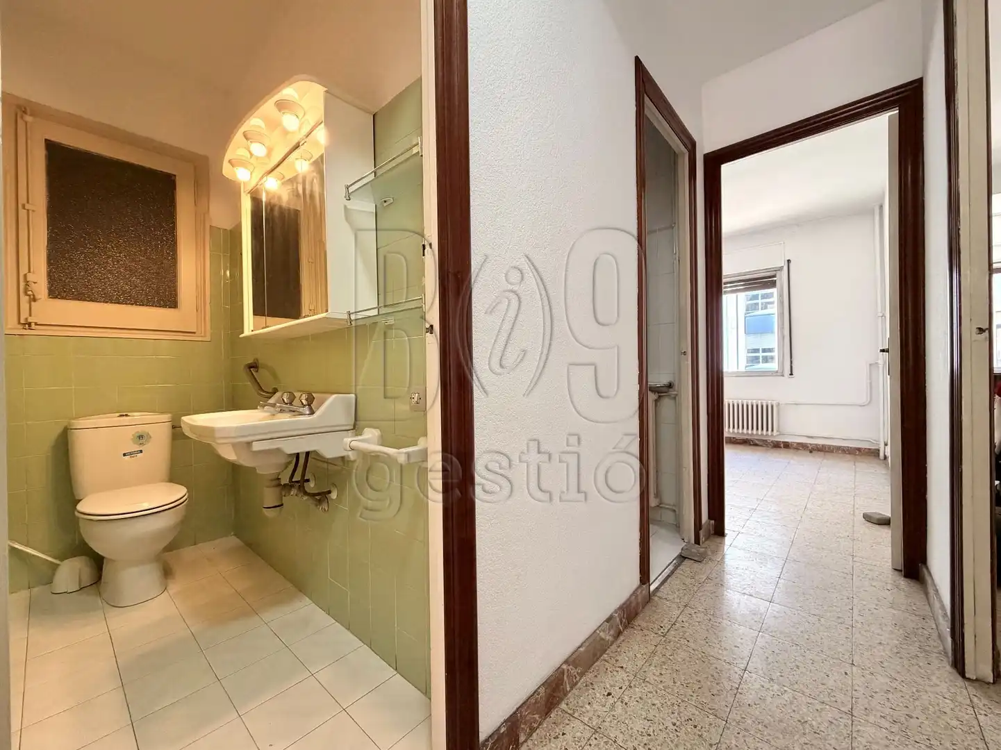 Baño de Piso en venta en Tarragona con Aire acondicionado, Calefacción y Terraza