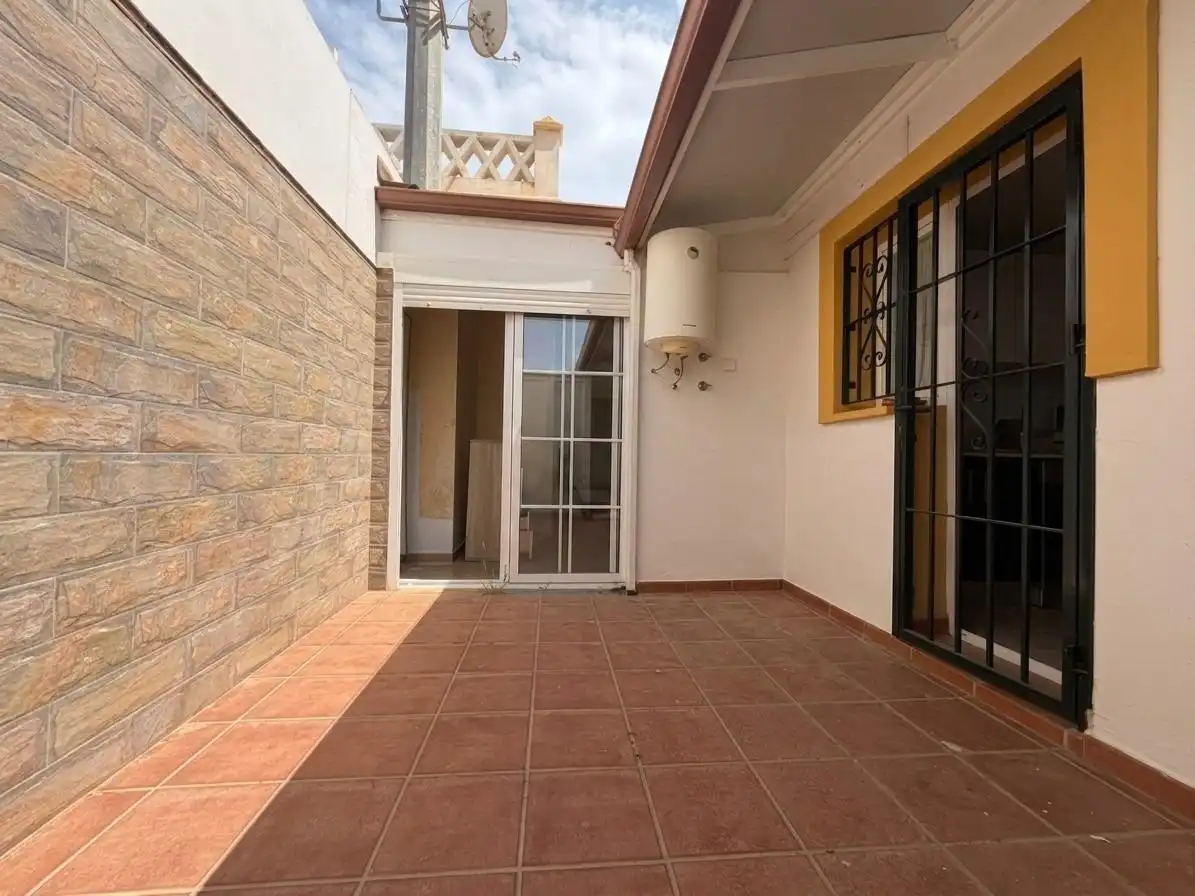 Casa amb terrassa en venda a Calle Calle Hispasat, imagen 12