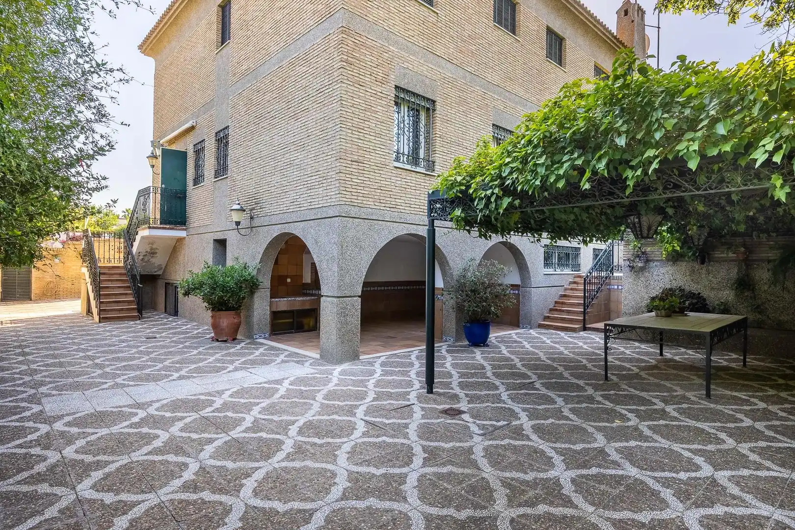 Vista exterior de Casa o chalet en venta en Gelves con Jardín privado y Piscina comunitaria