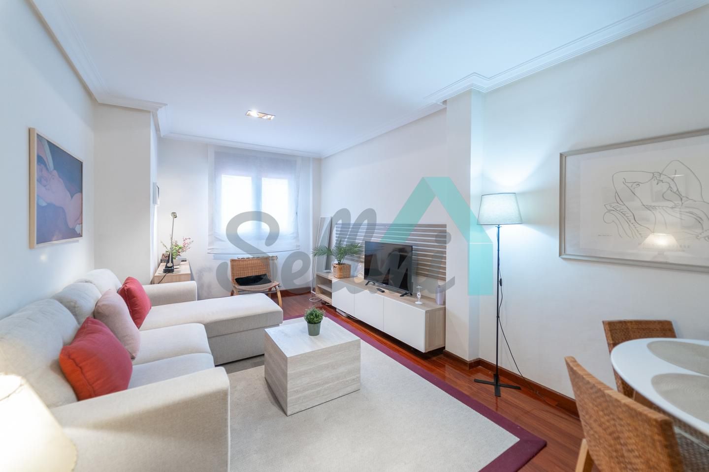 Sala d'estar de Pis de lloguer en Oviedo  amb Calefacció, Parquet i Terrassa