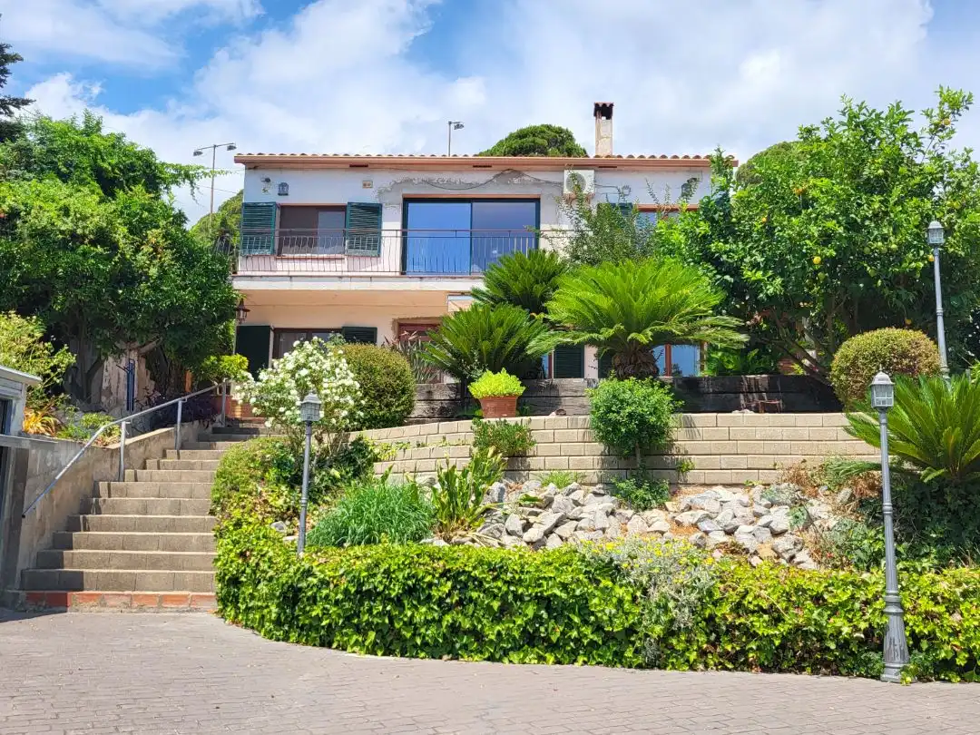 Casa amb piscina de lloguer a Collserola 35