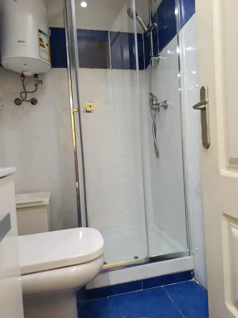 Badezimmer von Wohnungen zur Miete in  Madrid Capital