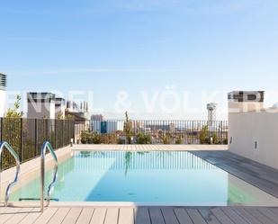 Swimming pool of Apartment to rent in  Barcelona Capital  with Air Conditioner, Heating and Parquet flooring