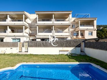 Maisonette mit Pool zum Verkauf in Carrer del Tennis