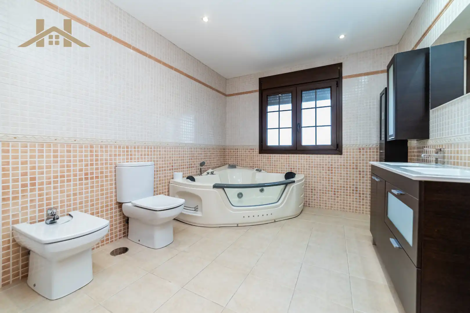 Bany de Casa o xalet en venda en El Álamo amb Aire condicionat, Jardí privat i Piscina