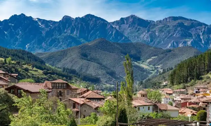 Casa rústica en venda a Poblado Frama