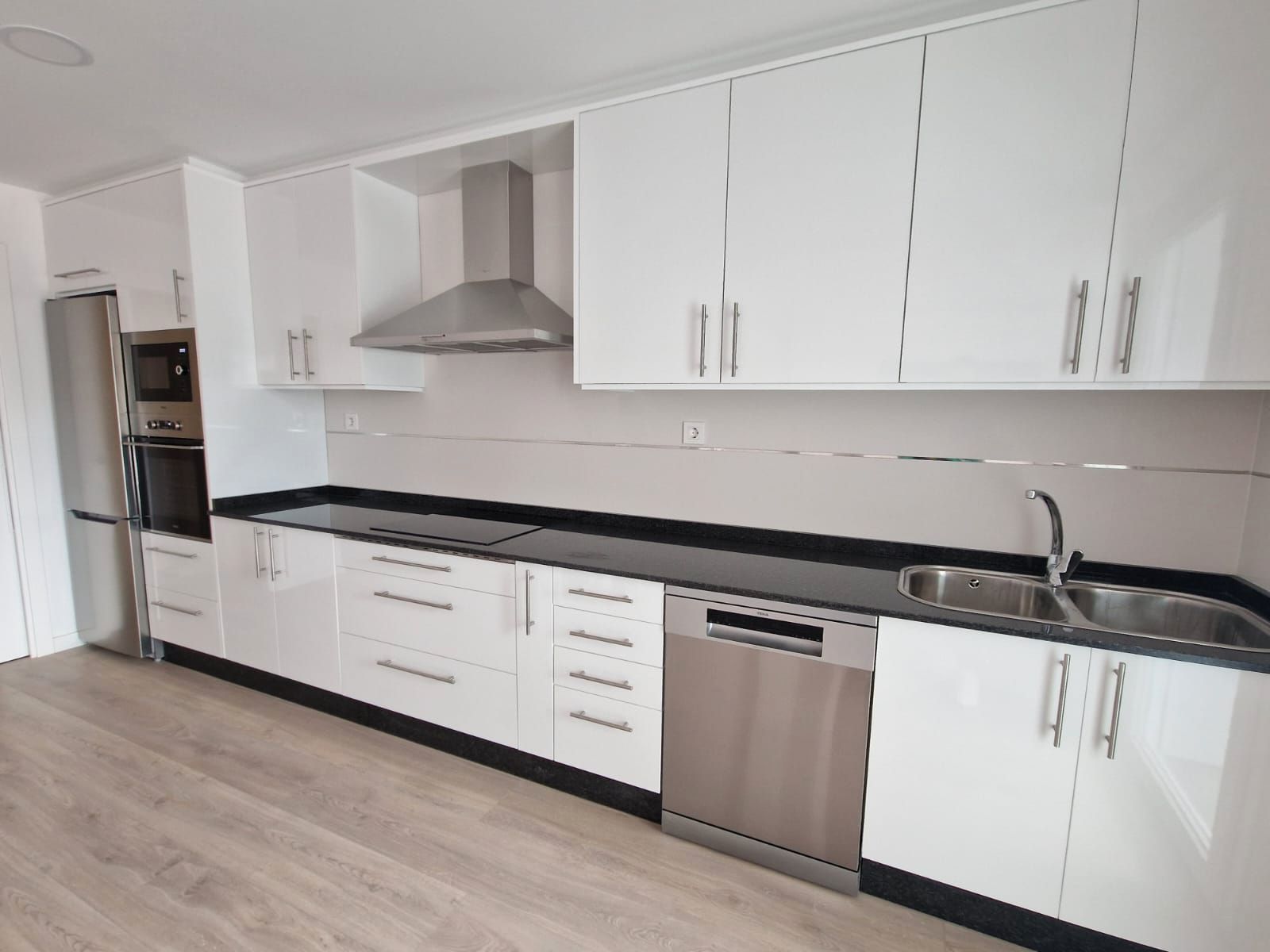 Kitchen of Flat to rent in Sarria  with Heating, Terrace and Storage room