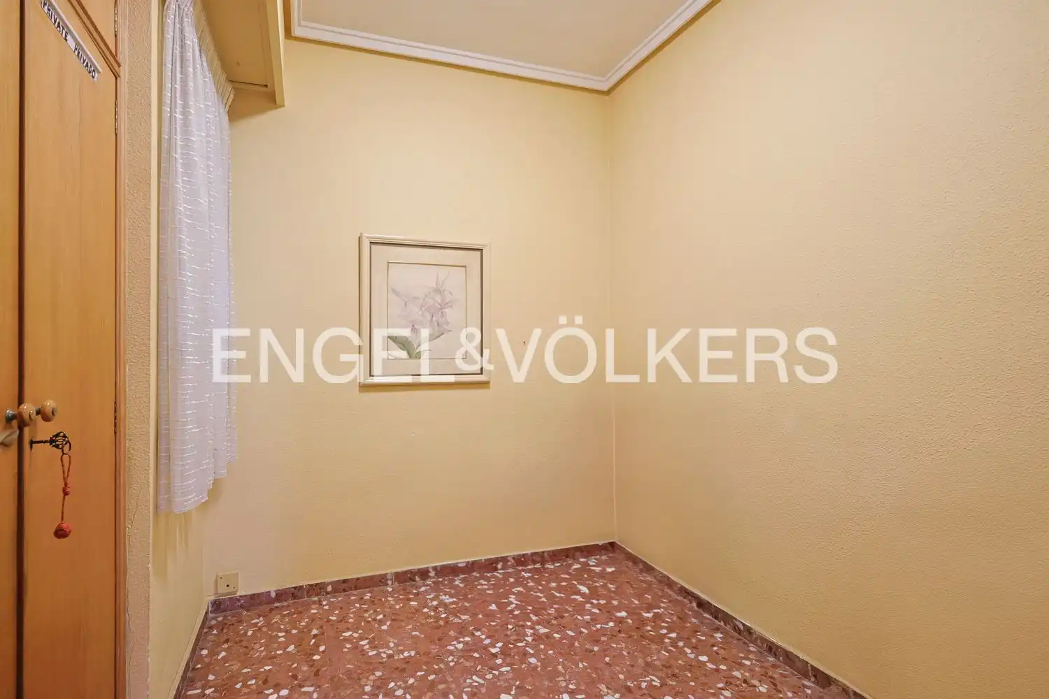 Wohnung zur Miete in Valencia mit Klimaanlage, Heizung und Möbliert