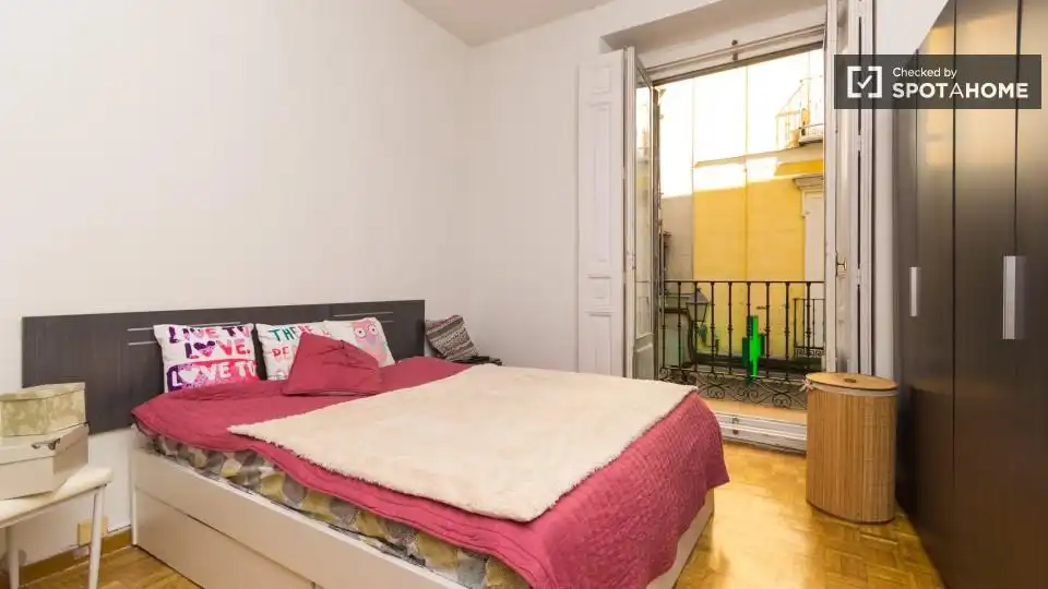 Room in Sol