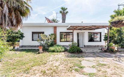 Exterior view of House or chalet for sale in L'Eliana  with Air Conditioner, Private garden and Terrace