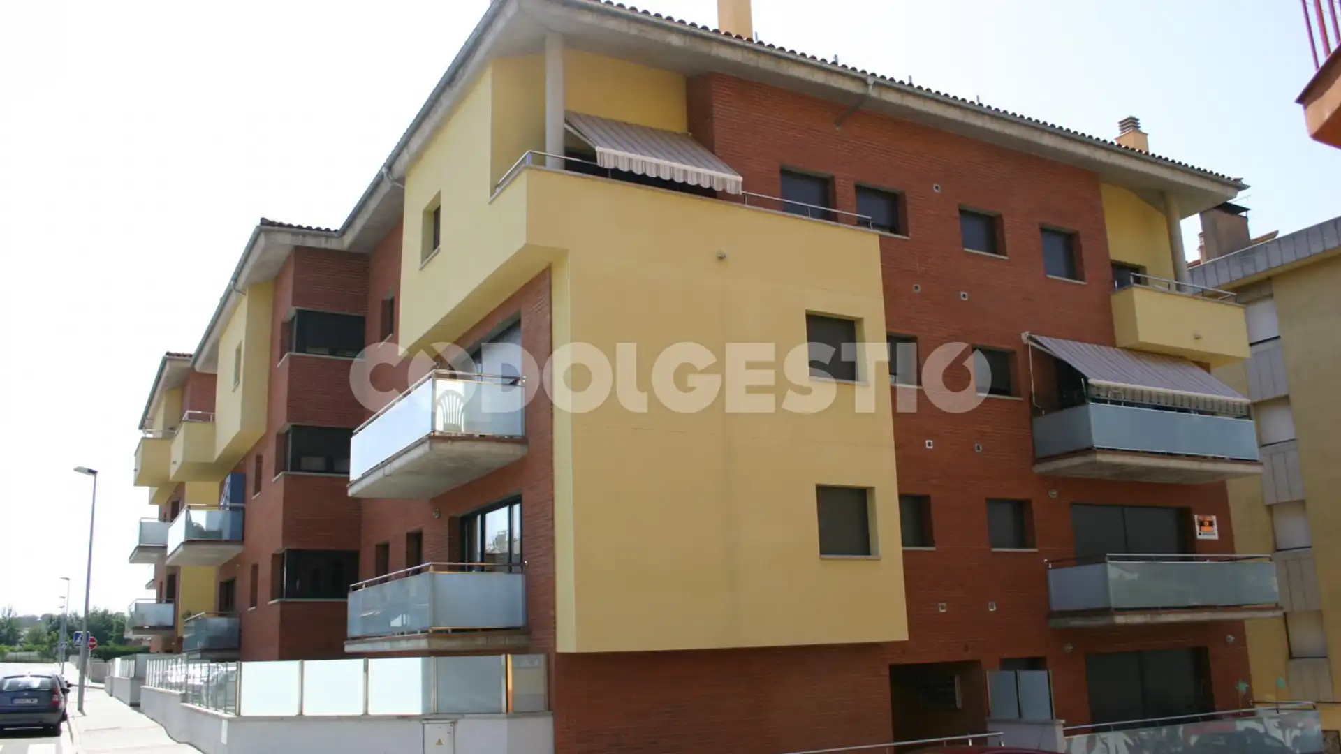 Garage for rent in Colomer, 47-49