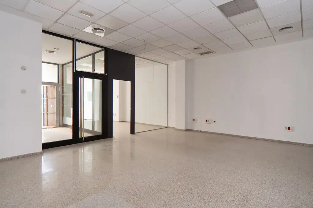 Local comercial de lloguer a C/ Jerónimo Santa Fe, imagen 4