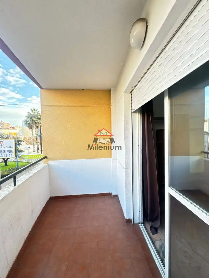 Terrasse von Wohnung zur Miete in Algeciras mit Waschmaschine, Mikrowelle und Balkon