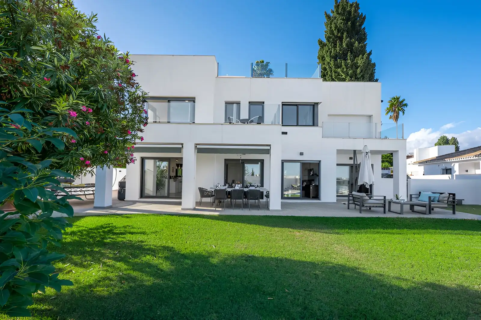 Casa con piscina in vendita a Nueva Andalucía