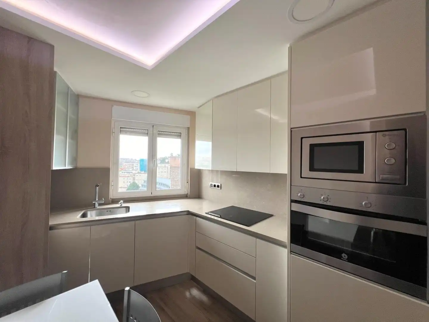 Flat for rent in Avenida CANTABRIA, Valdenoja