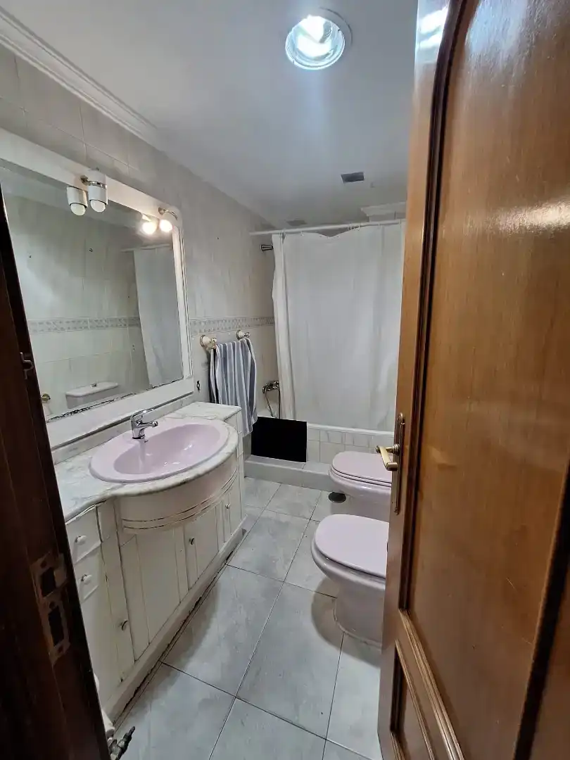 Badezimmer von Wohnung zur Miete in Alcorcón mit Balkon