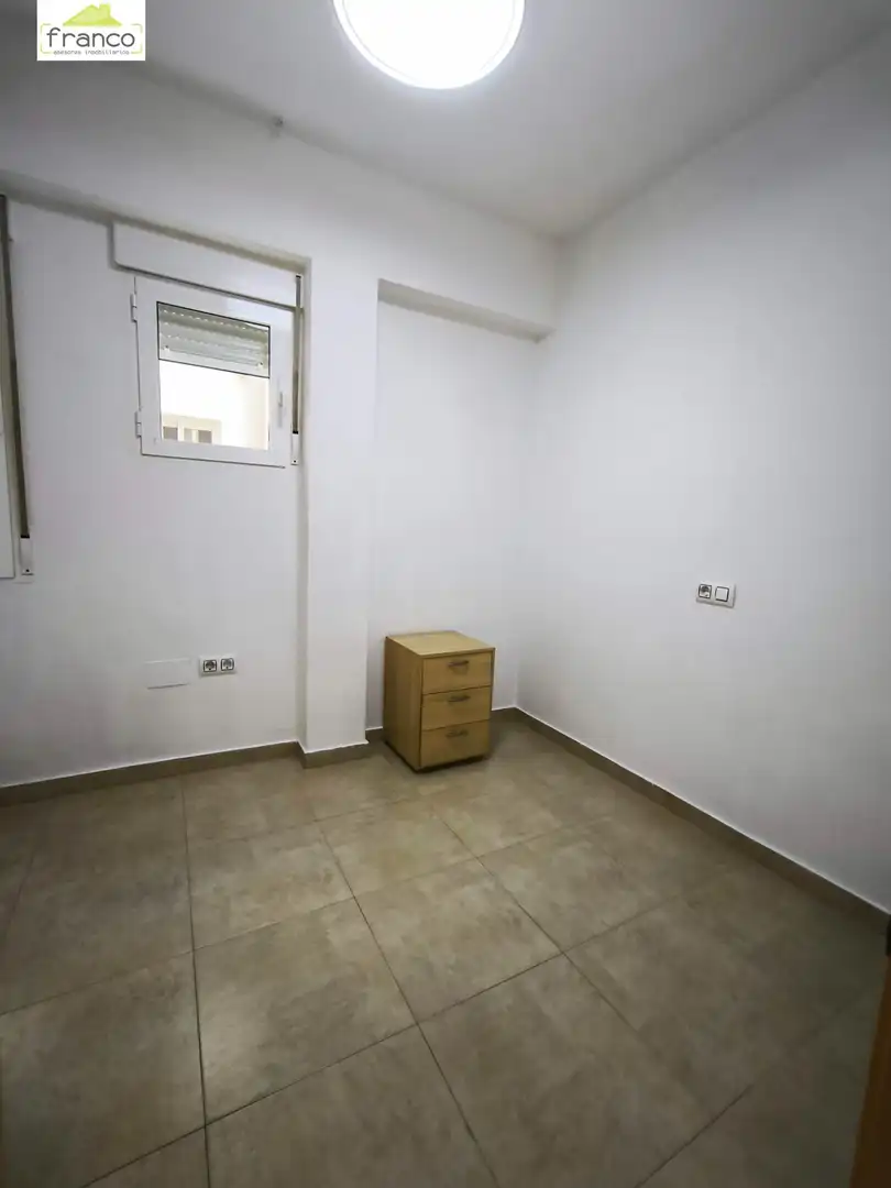 Schlafzimmer von Wohnung zur Miete in Murcia mit Möbliert