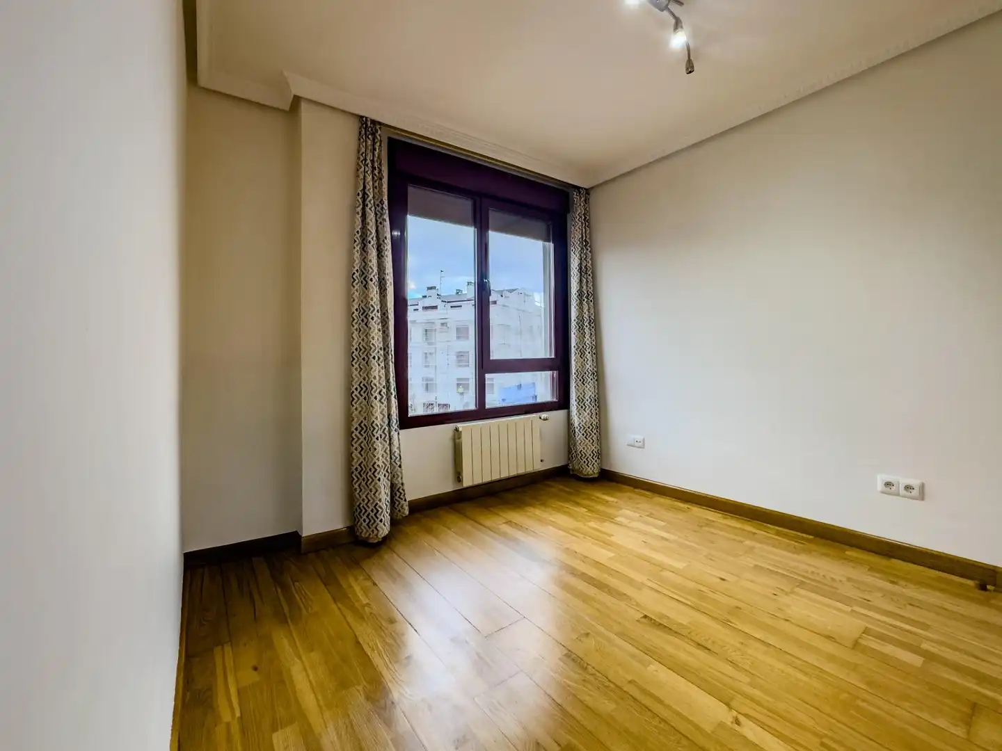 Habitación de Piso en venta en Entrambasaguas con Aire acondicionado, Calefacción y Jardín privado