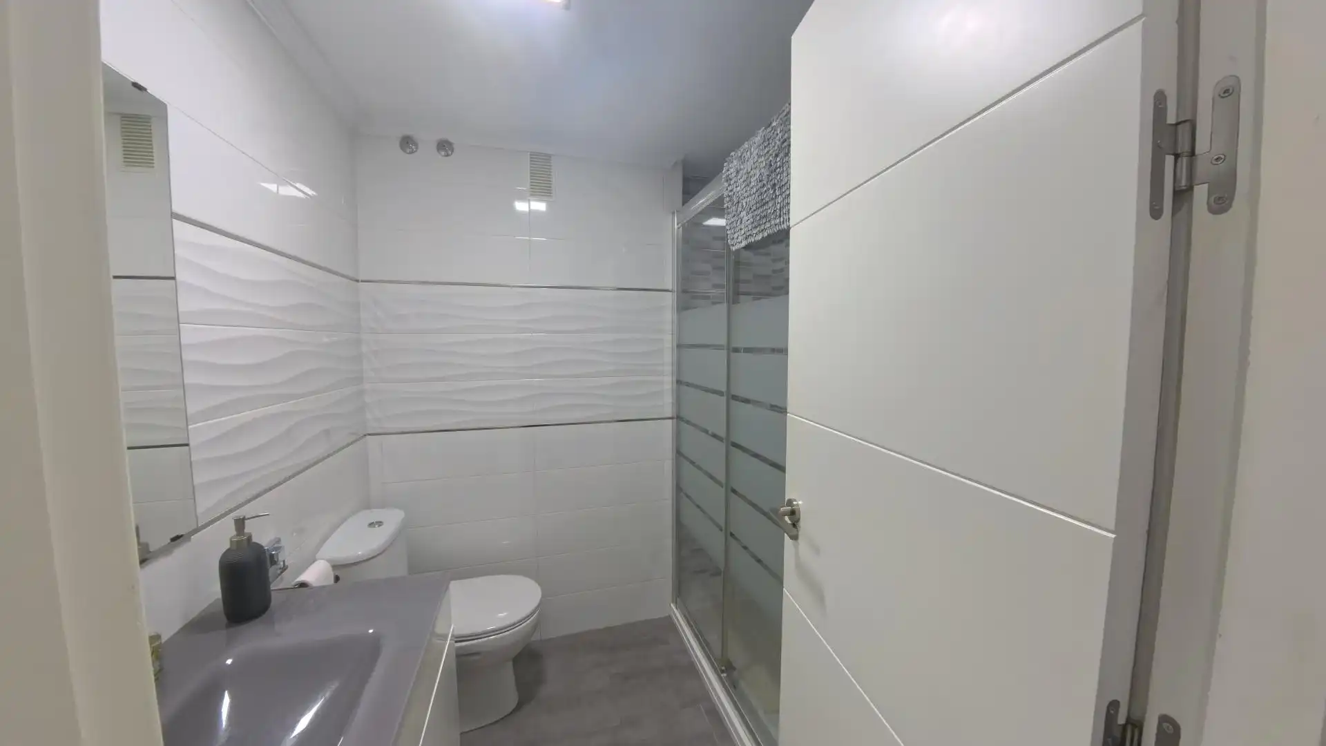 Badezimmer von Wohnung zum Verkauf in San Fernando mit Klimaanlage