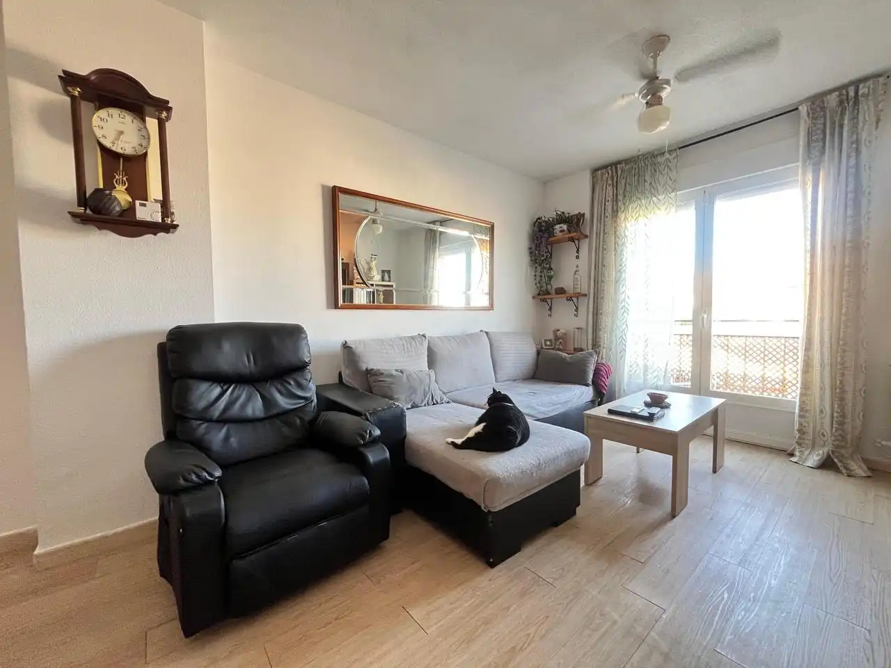Sala de estar de Piso en venta en El Casar con Calefacción, Terraza y Balcón