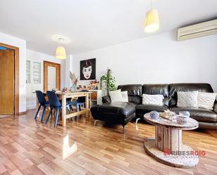 Living room of Flat for sale in Vilanova i la Geltrú  with Air Conditioner, Heating and Terrace