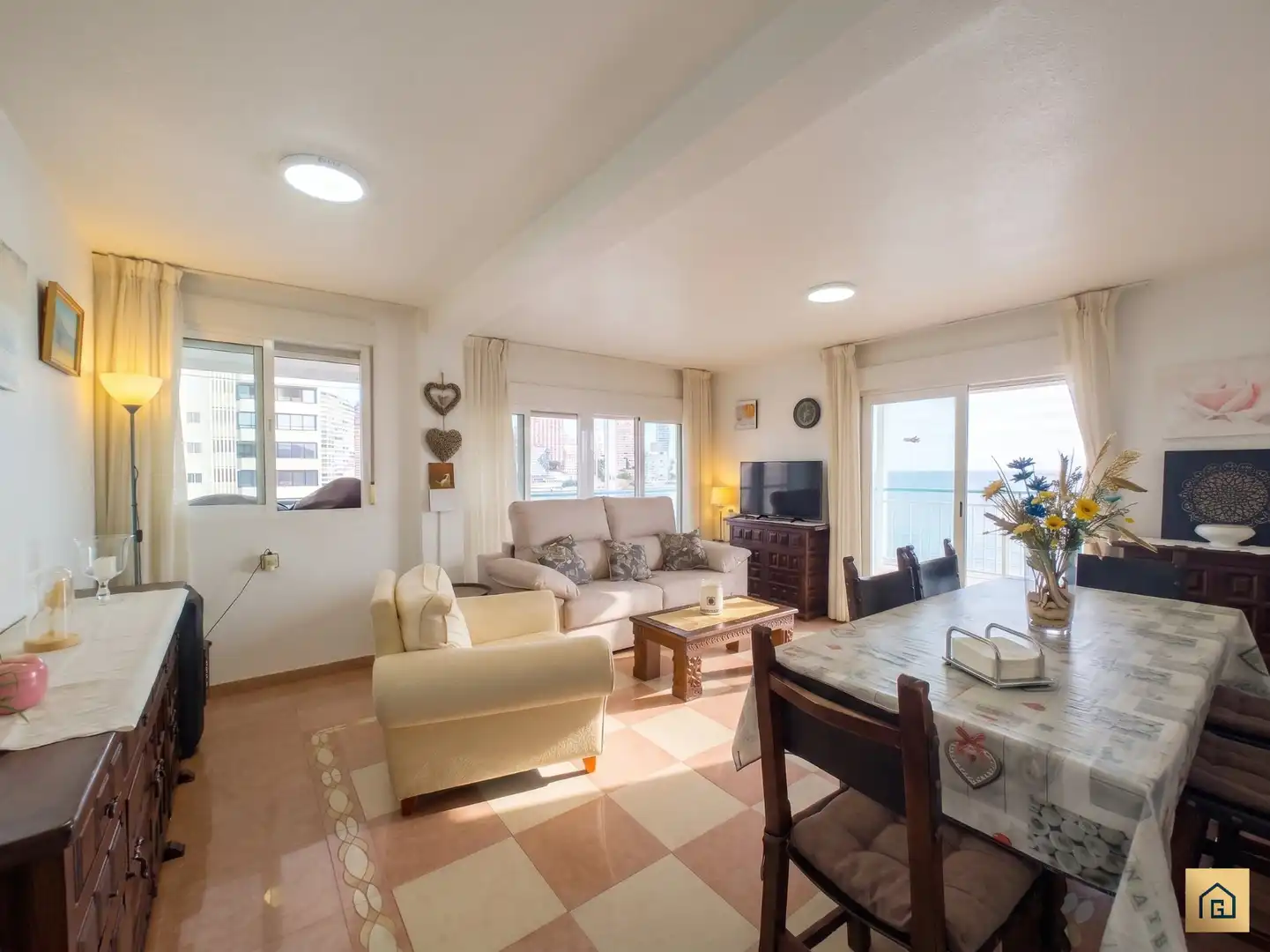 Sala de estar de Piso en venta en Benidorm con Terraza, Amueblado y Alarma