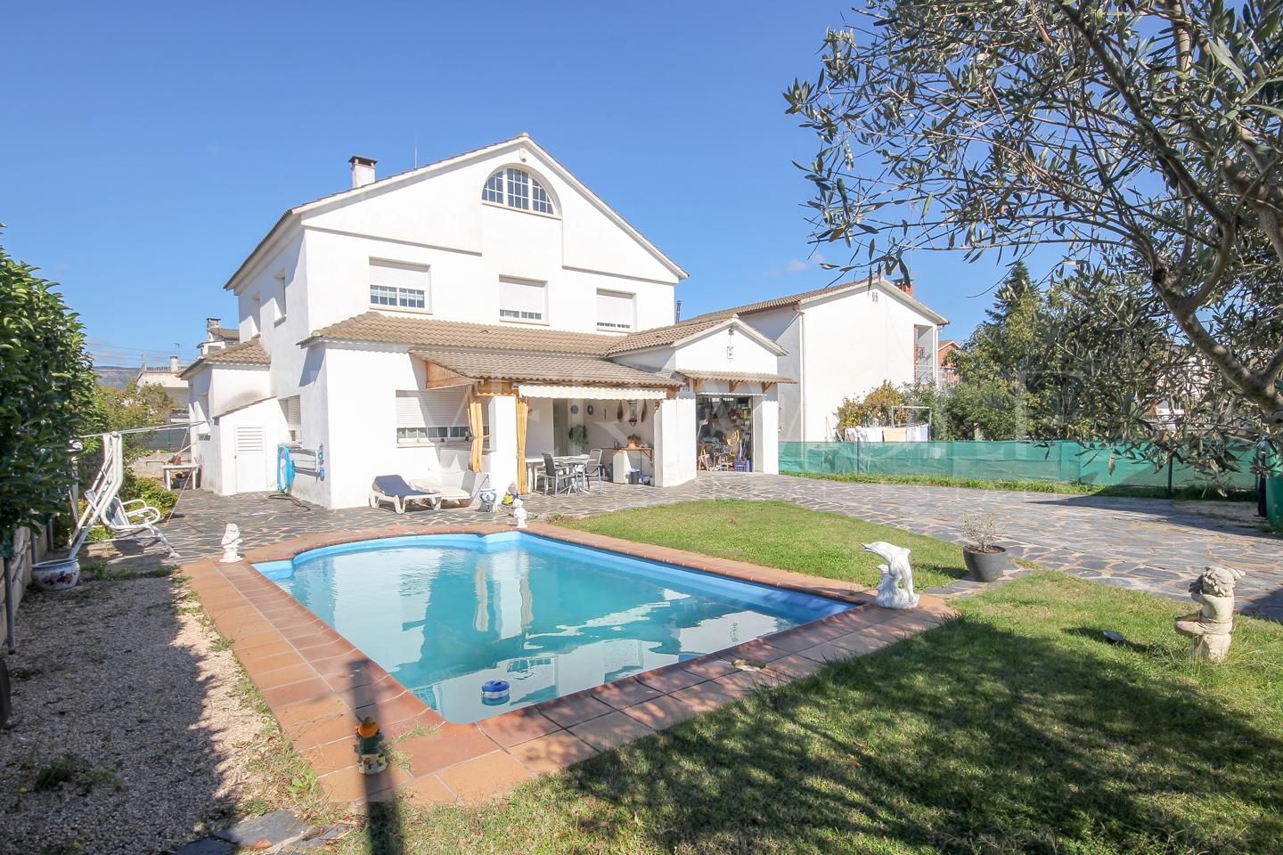 Piscina de Casa o xalet en venda en Santa Eulàlia de Ronçana amb Calefacció, Jardí privat i Terrassa