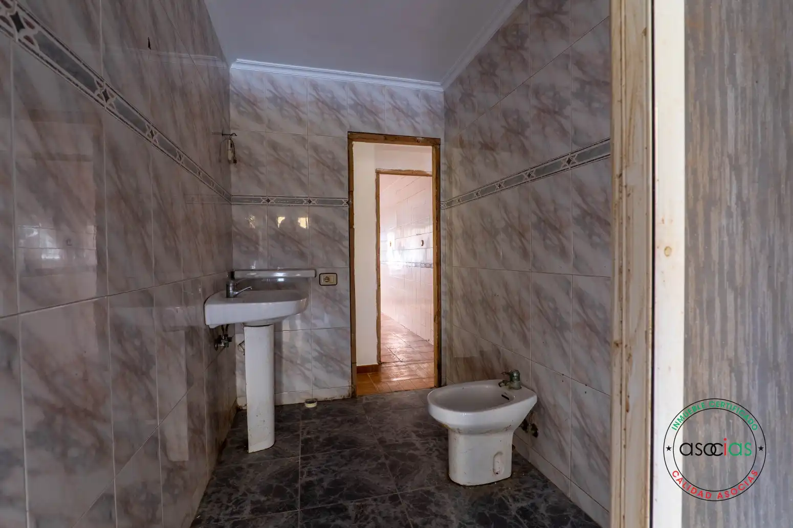 Badezimmer von Wohnung zum Verkauf in Gijón  mit Heizung, Parkett und Balkon