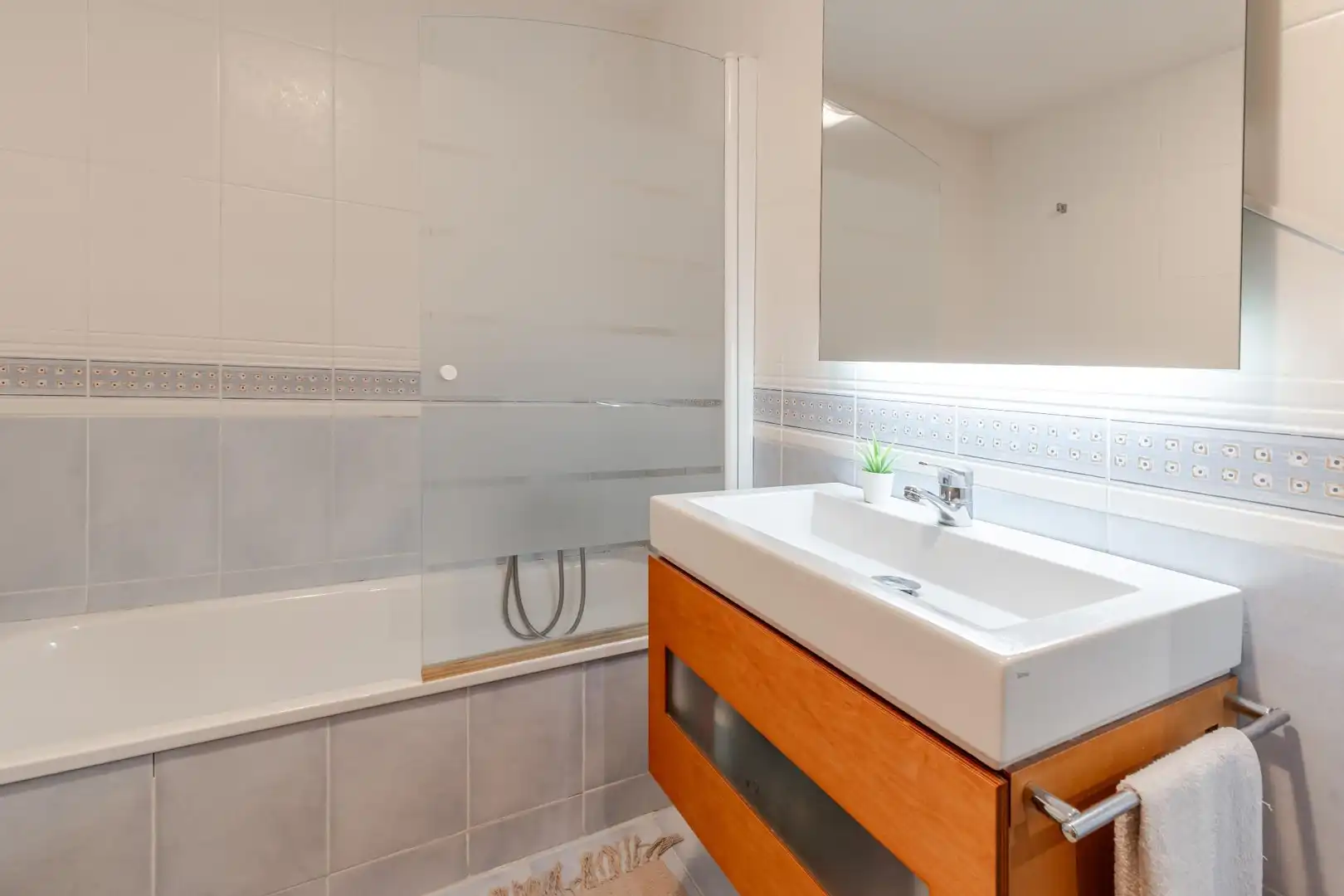 Baño de Piso en venta en Paterna con Aire acondicionado, Calefacción y Balcón