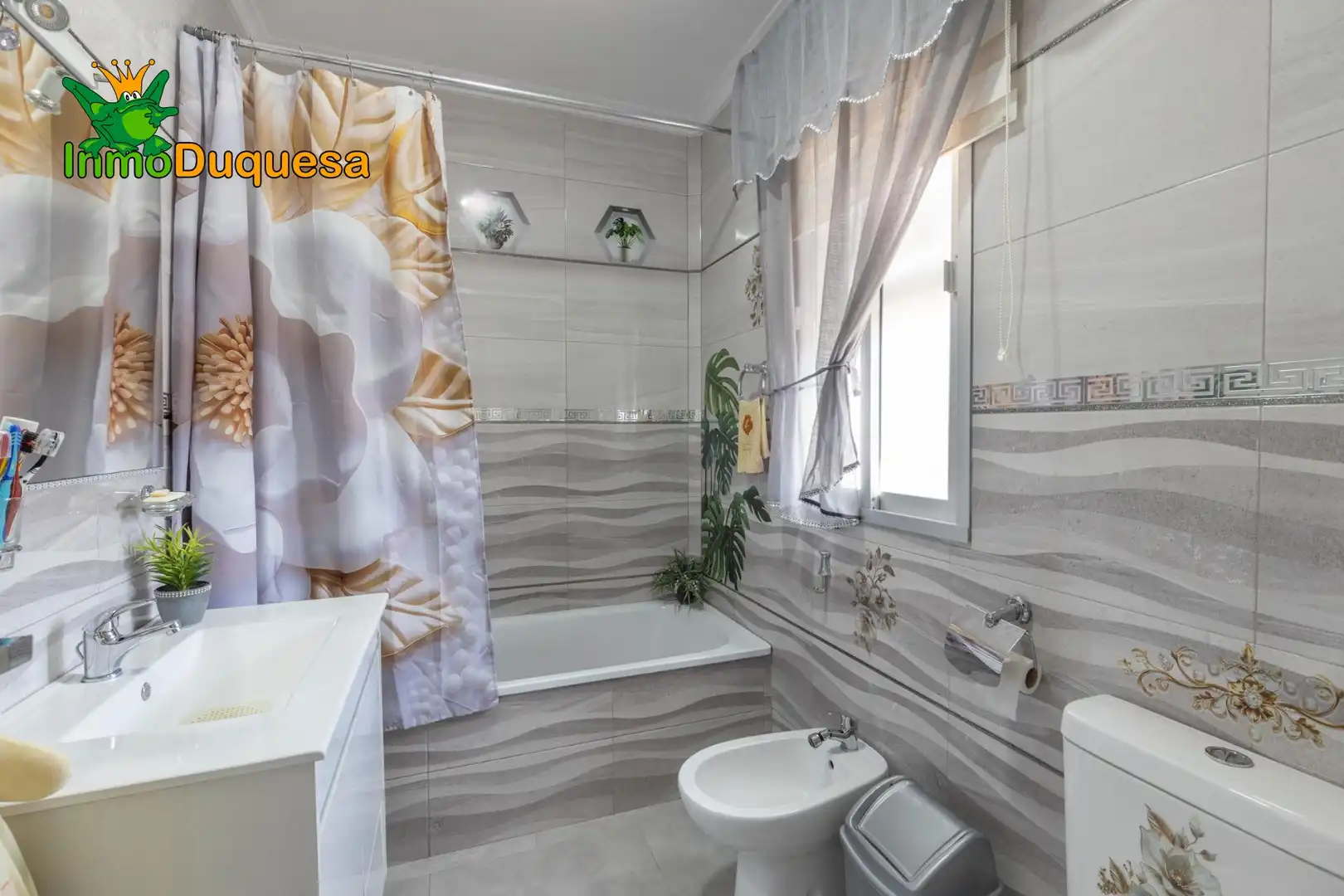 Baño de Casa o chalet en venta en Láchar con Aire acondicionado, Calefacción y Piscina
