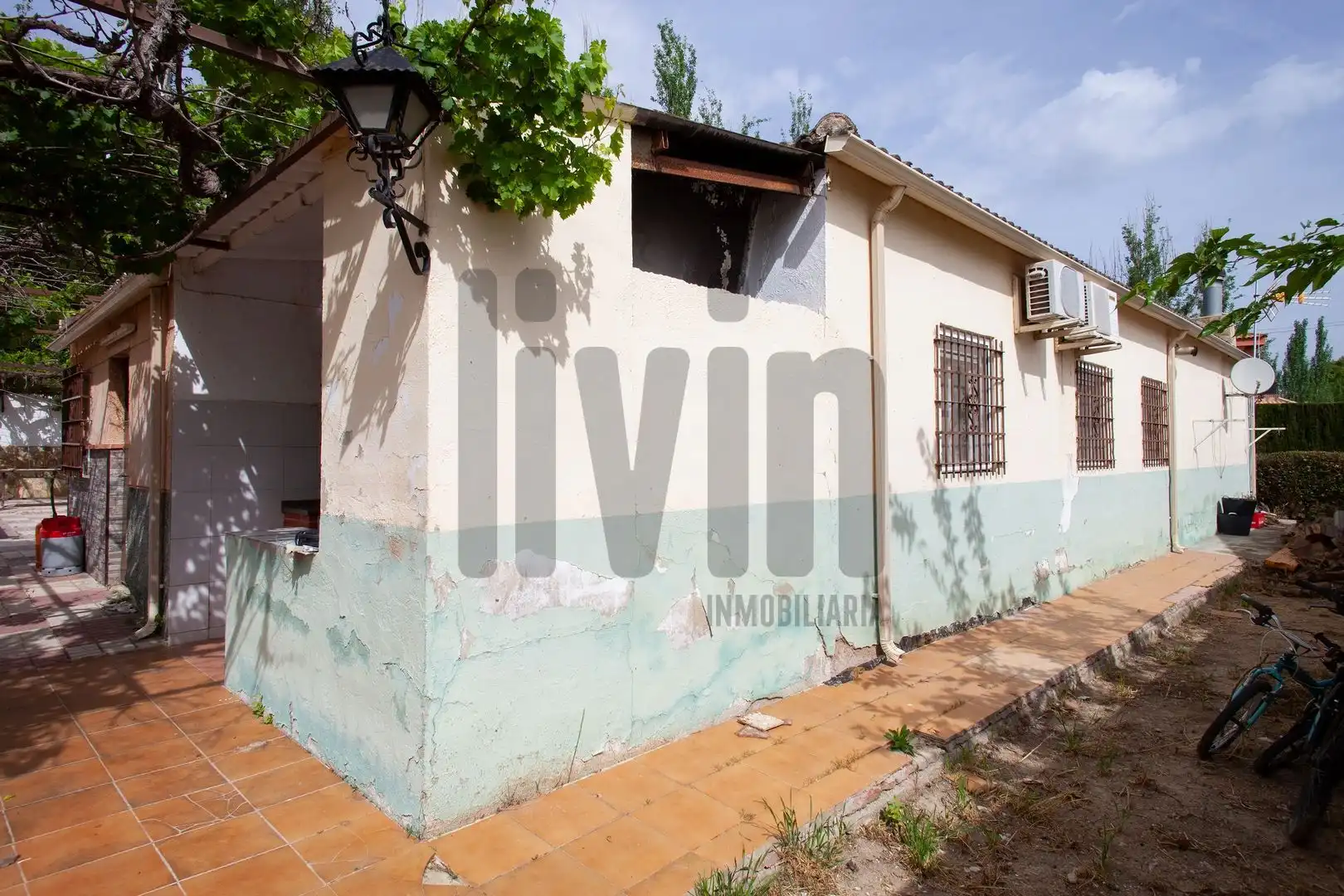 Vista exterior de Casa o xalet en venda en Jaén amb Aire condicionat, Calefacció i Jardí privat
