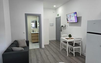 Apartment to rent in Málaga Capital  with Air Conditioner, Furnished and Washing machine