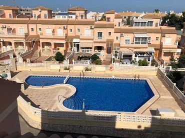 Xalet amb piscina en venda a Orihuela Costa